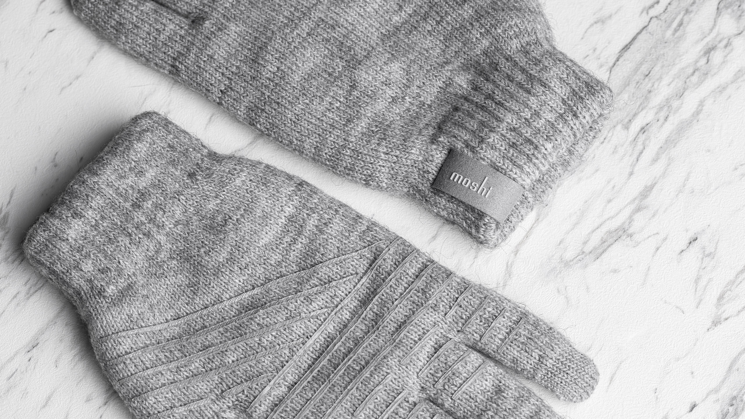 Digits (S) - Light gray