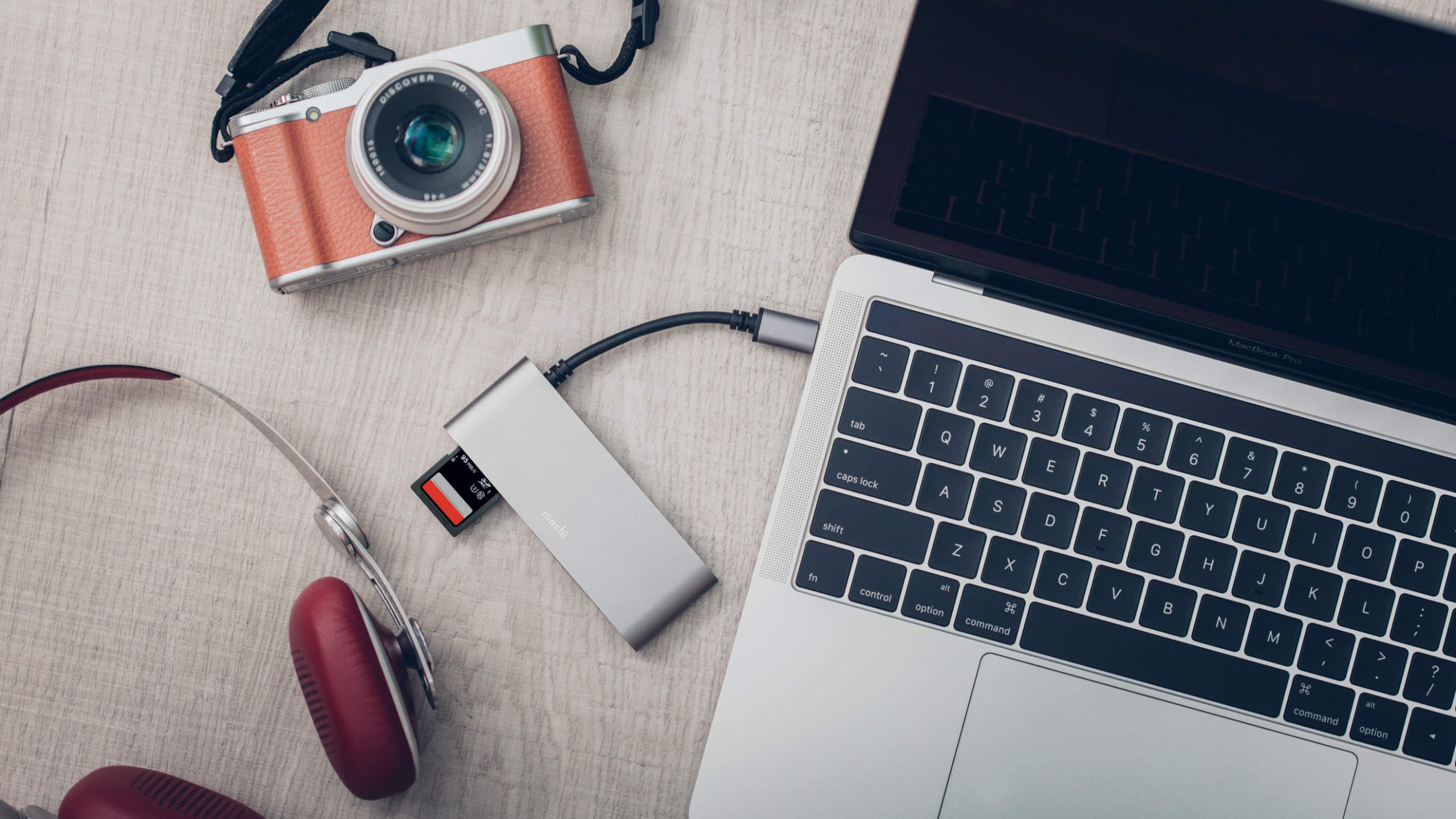 USB-C Multimedia Adapter - Titanium Gray