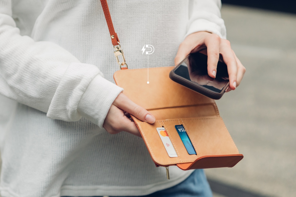 SnapTo Crossbody Wallet - Seashell White