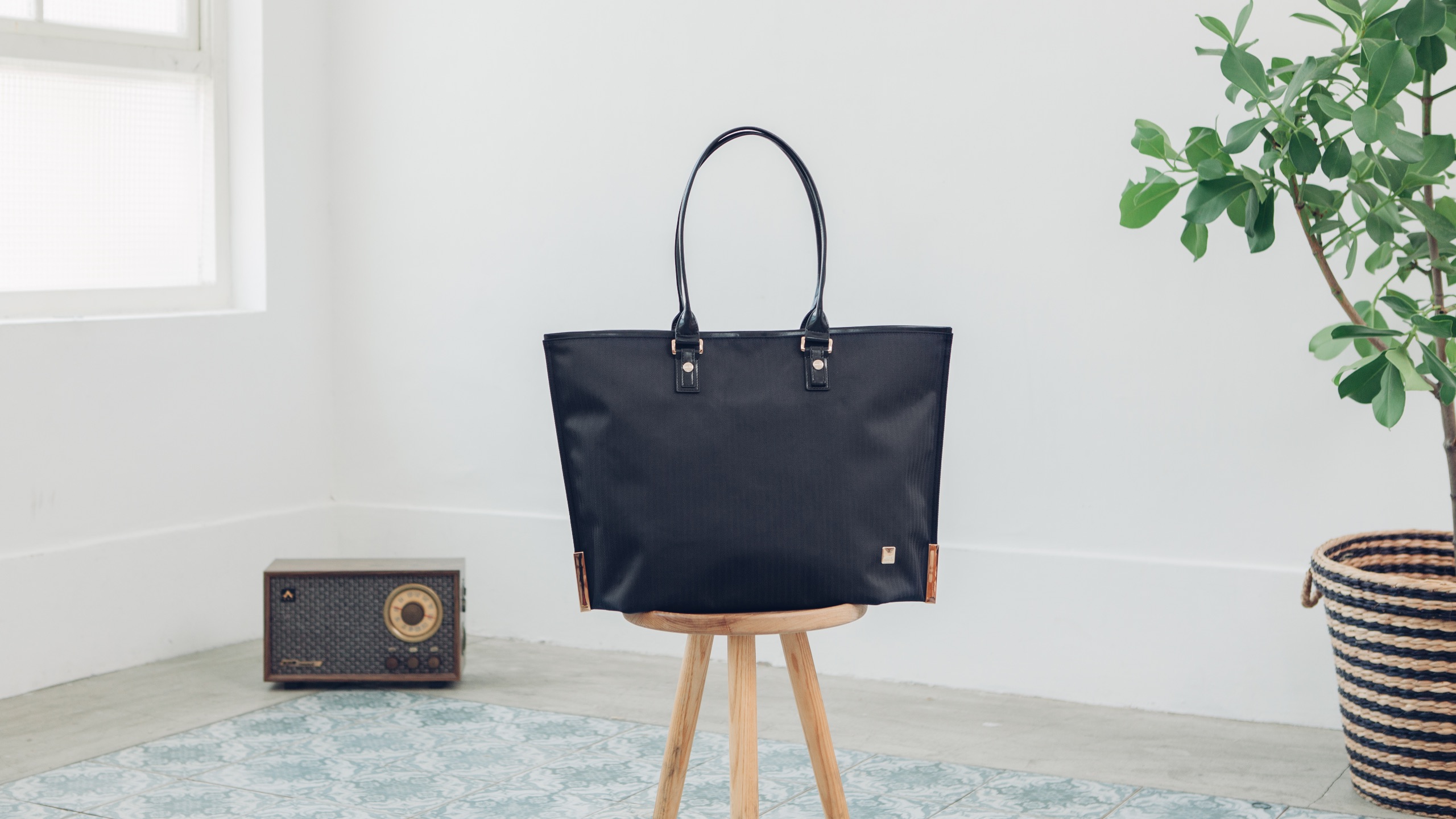 Aria - Slate Black