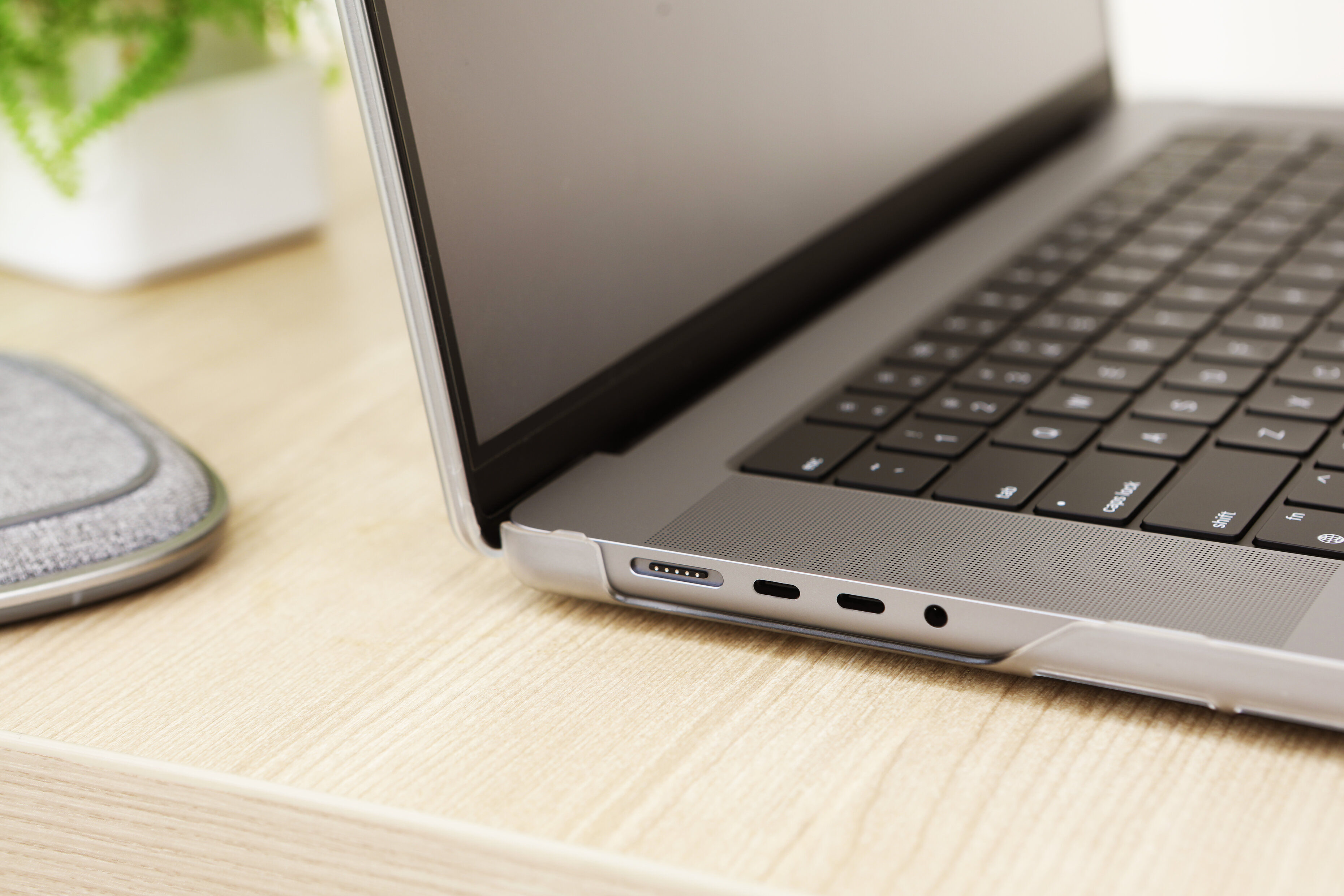 iGlaze for MacBook Pro 14-Stealth Clear