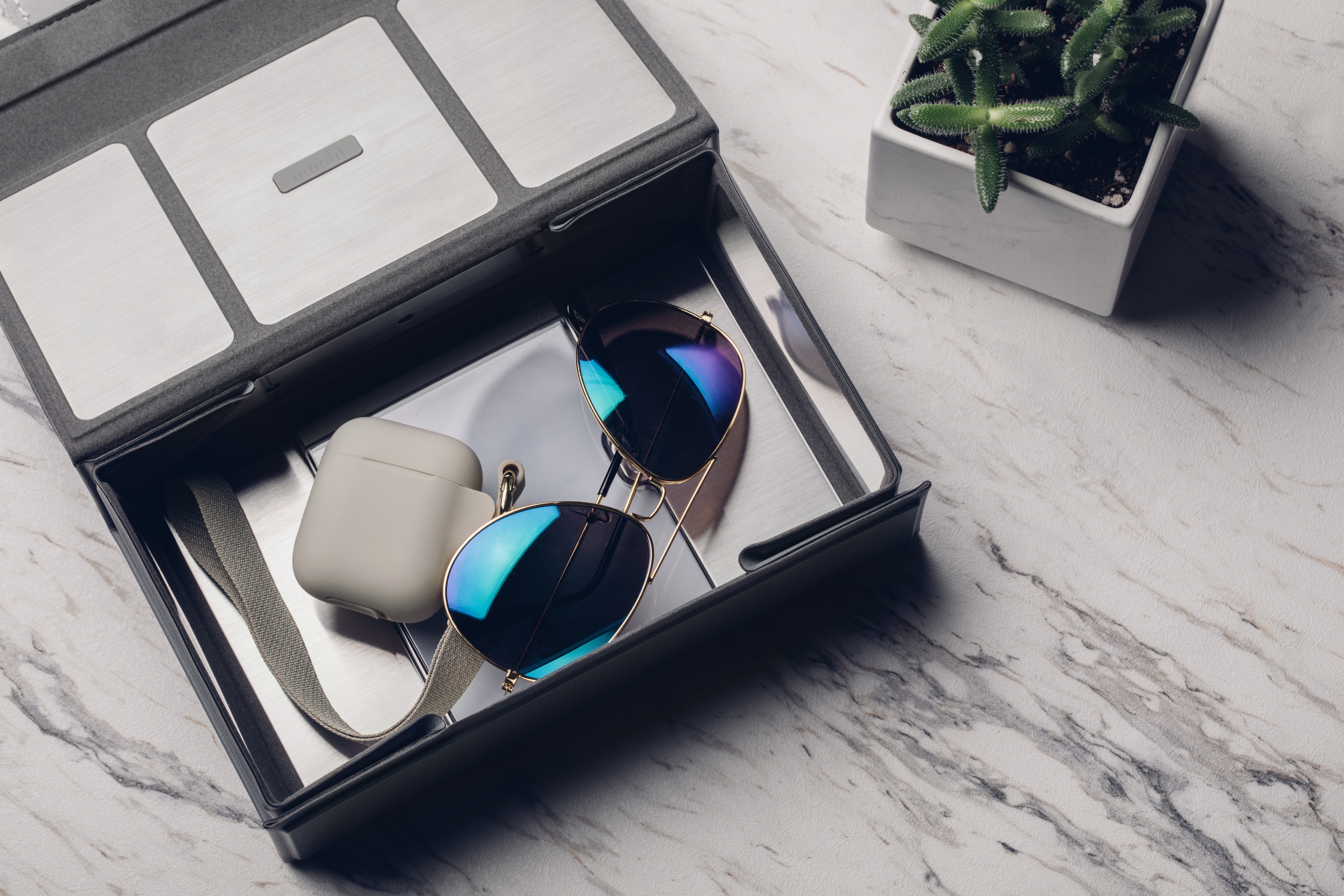 Deep Purple UV Sanitizer